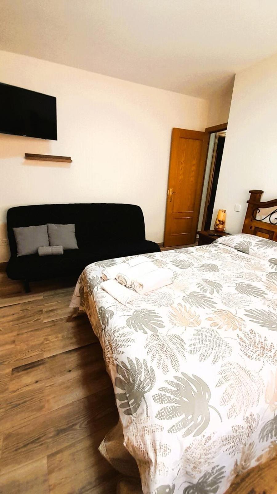 La Casona Apartment Serranillos Bagian luar foto